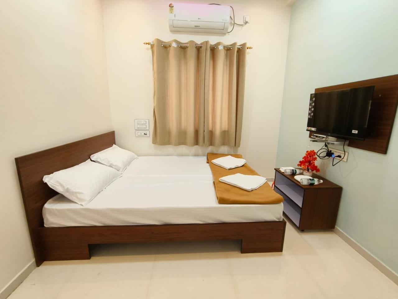 Hotel Ashokraj Kolhapur Eksteriør billede